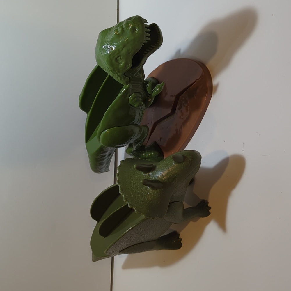 Barbuzzo Kids Funwares dinosaur taco holders Tacosaurus Rex Tricerataco 2 holder
